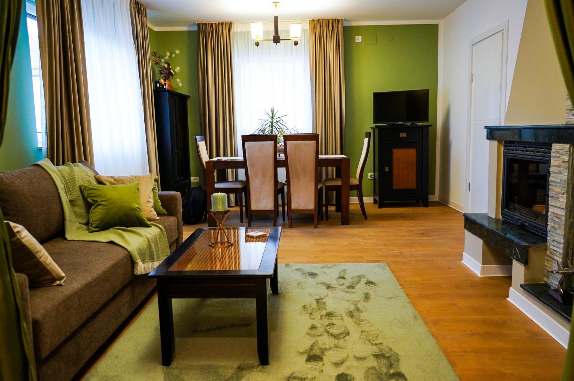Aristocratic Home Braşov Eksteriør billede